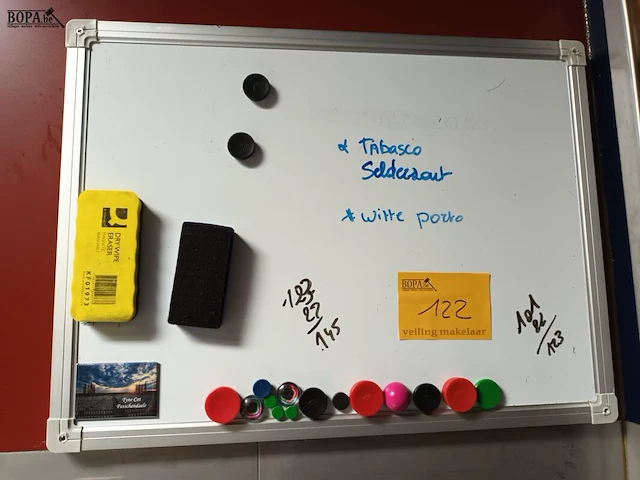 Lot 122 - whiteboard. 2 stuks - afbeelding 1 van  2