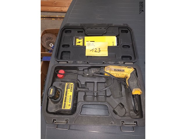 Lot 123 - accu schroefmachine dewalt - afbeelding 1 van  4