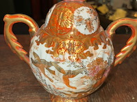 Lot 123 - chinees dekselpotje - afbeelding 2 van  3