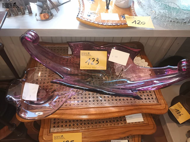 Lot 123 - glazen schaal. 2 stuks - afbeelding 1 van  3