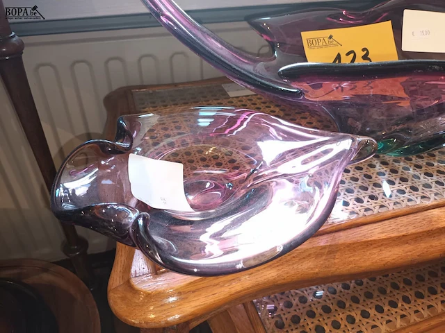 Lot 123 - glazen schaal. 2 stuks - afbeelding 2 van  3