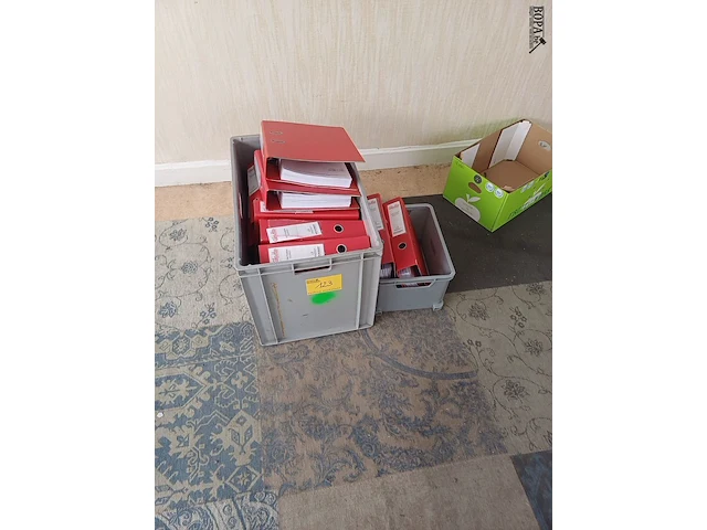 Lot 123 - lot ringmappen en vloermat. 3 stuks - afbeelding 1 van  5