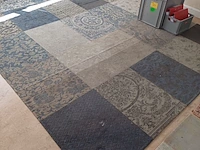 Lot 123 - lot ringmappen en vloermat. 3 stuks - afbeelding 2 van  5