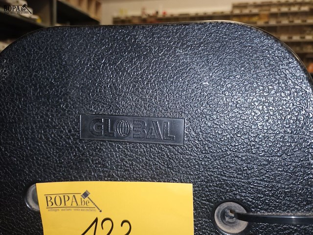 Lot 123 - verstelbare stoelen global. 2 stuks - afbeelding 4 van  4