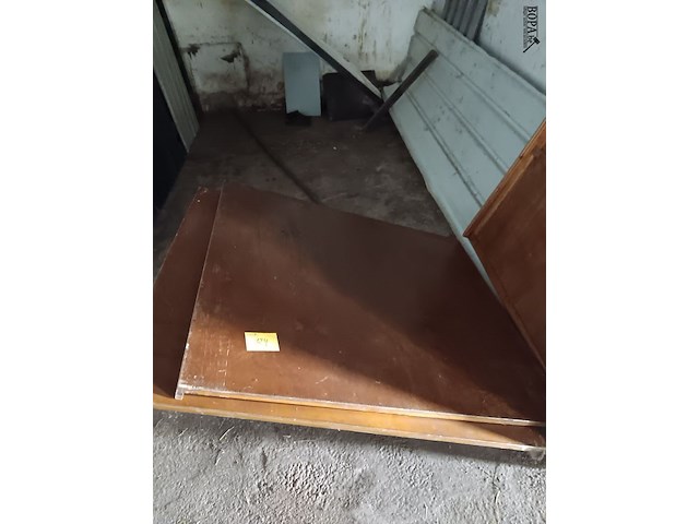 Lot 124 - biljart afdekplaten. 2 stuks - afbeelding 1 van  3