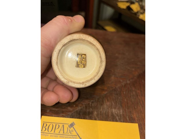 Lot 124 - chinees potje in blauw/goud - afbeelding 3 van  3