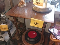 Lot 124 - houten bijzettafel - afbeelding 3 van  5