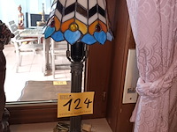 Lot 124 - lampadaire glas in lood - afbeelding 1 van  3