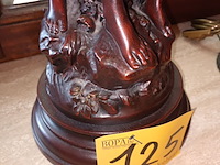 Lot 125 - beeld in ivorine - afbeelding 3 van  3