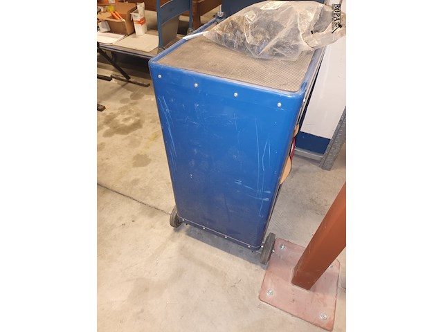 Lot 125 - blauwe materiaalkar - afbeelding 4 van  4