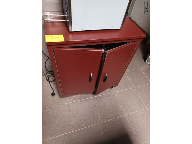 Lot 125 - bordenwarmhoudkast - afbeelding 1 van  4