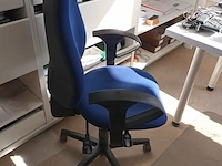Lot 125 - bureaustoel blauw - afbeelding 2 van  2