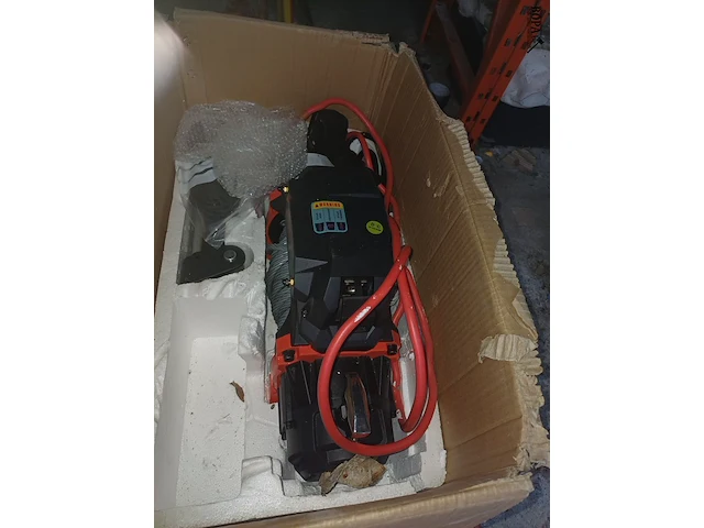 Lot 125 - mw tools elektrische lier - afbeelding 1 van  3