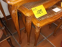 Lot 125 - set van 3 nesttafels - afbeelding 2 van  4