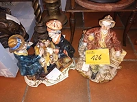 Lot 126 - beeld capodimonte. 2 stuks - afbeelding 1 van  4
