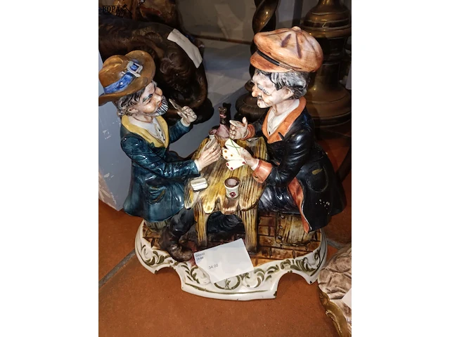 Lot 126 - beeld capodimonte. 2 stuks - afbeelding 2 van  4