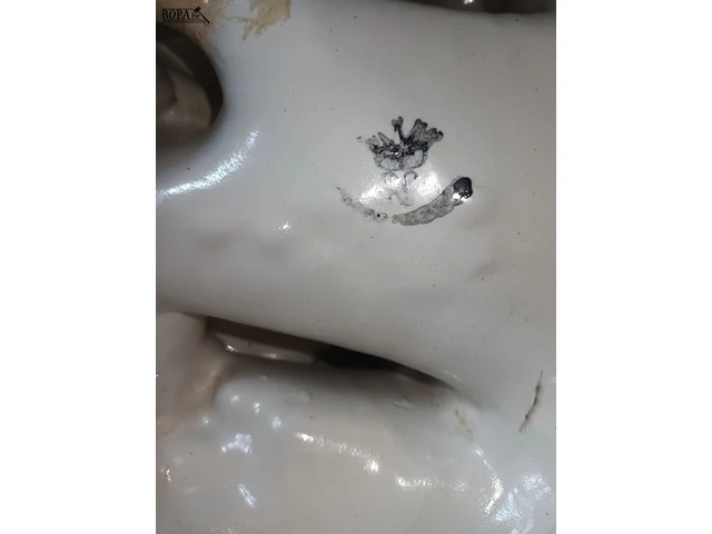 Lot 126 - beeld capodimonte. 2 stuks - afbeelding 4 van  4