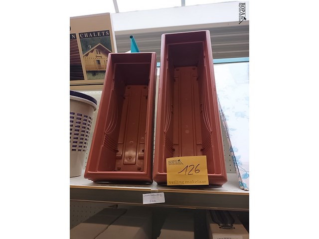 Lot 126 - bloembak. 8 stuks - afbeelding 1 van  3