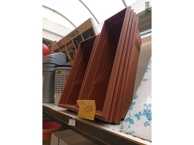 Lot 126 - bloembak. 8 stuks - afbeelding 2 van  3