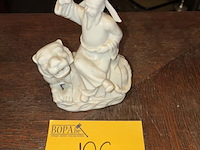 Lot 126 - chinees beeld - afbeelding 1 van  4