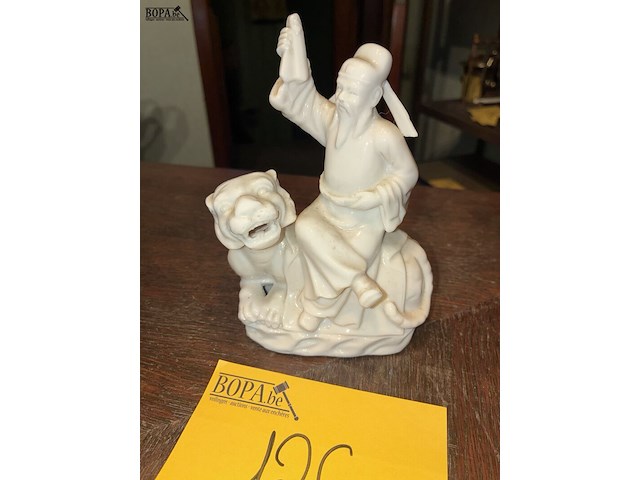 Lot 126 - chinees beeld - afbeelding 2 van  4