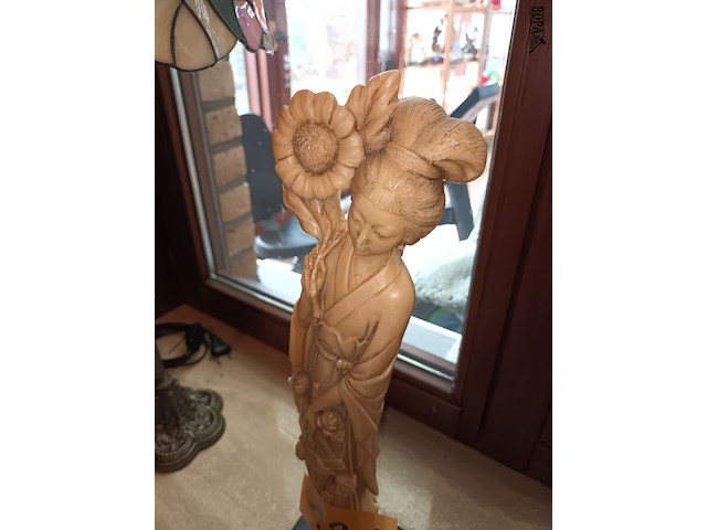 Lot 126 - chinese dame in ivorine - afbeelding 2 van  3