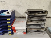 Lot 126 - documentenbakjes en ringmappen - afbeelding 4 van  4