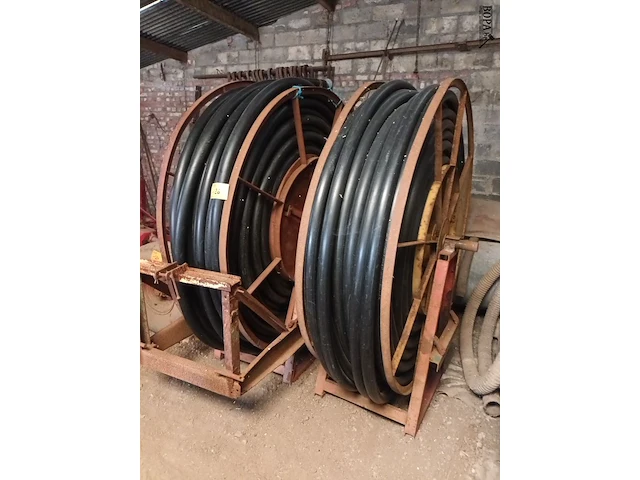 Lot 126 - irrigatiehaspel. 2 stuks - afbeelding 2 van  3