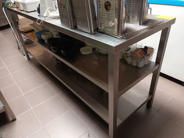 Lot 126 - rvs werktafel - afbeelding 1 van  4