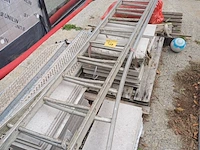 Lot 126 - uitschuifbare ladder - afbeelding 1 van  2