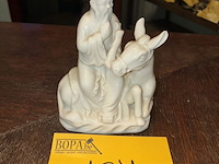 Lot 127 - chinees beeld - afbeelding 1 van  4