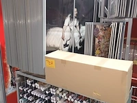 Lot 127 - draaibare wandhouder voor posters - afbeelding 1 van  4