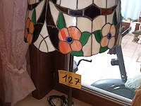 Lot 127 - lampadaire glas in lood - afbeelding 1 van  3