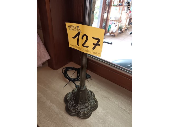 Lot 127 - lampadaire glas in lood - afbeelding 2 van  3