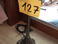 Lot 127 - lampadaire glas in lood - afbeelding 2 van  3