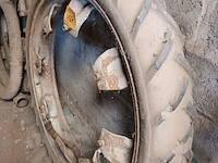 Lot 127 - tractorwiel. 2 stuks - afbeelding 3 van  3