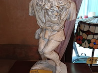 Lot 128 - beeld in gips - afbeelding 1 van  4
