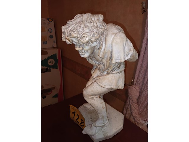 Lot 128 - beeld in gips - afbeelding 2 van  4