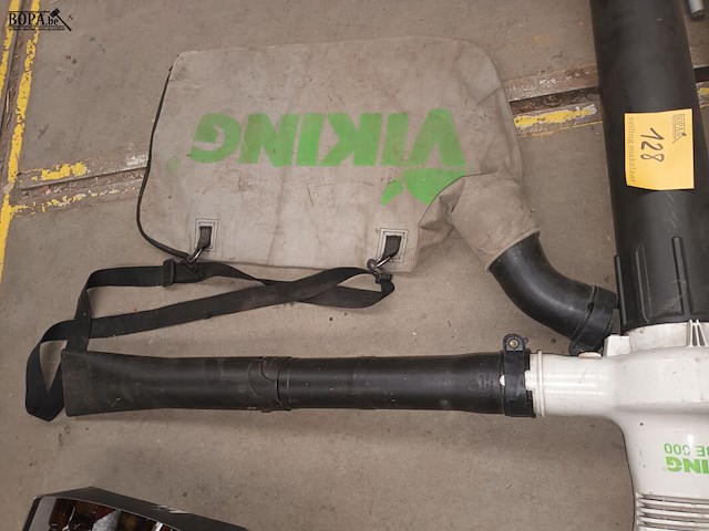 Lot 128 - bladblazer - afbeelding 3 van  3