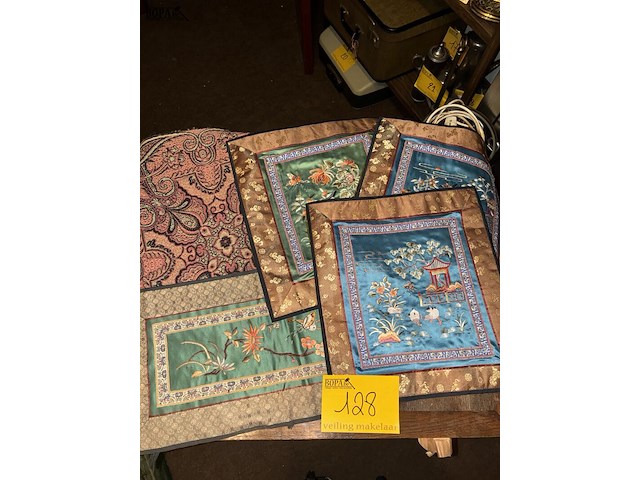 Lot 128 - chinese nappen, 4 stuks - afbeelding 1 van  1