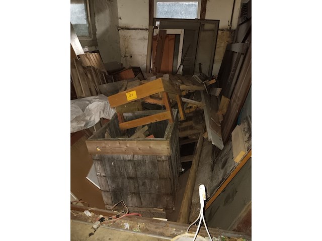 Lot 128 - lot brandhout - afbeelding 2 van  2