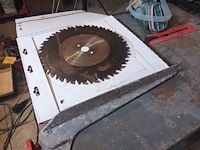 Lot 128 - tafelzaagmachine en zaagblad - afbeelding 4 van  5