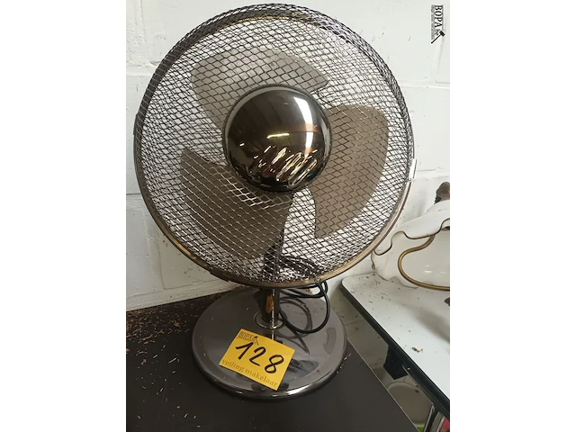 Lot 128 - ventilator - afbeelding 1 van  4