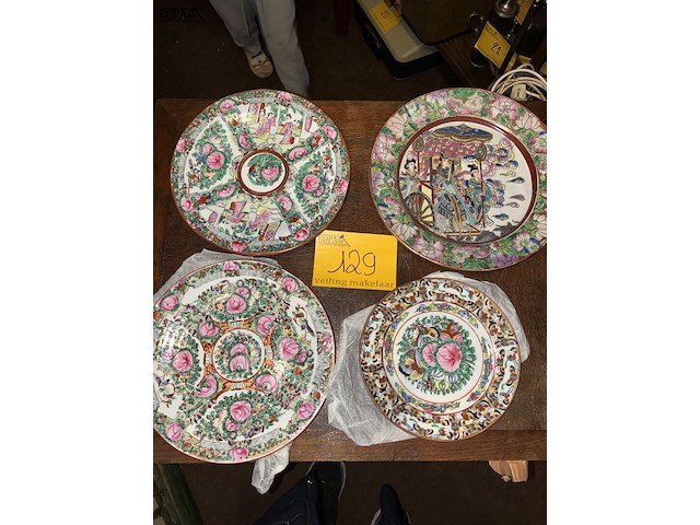 Lot 129 - chinese sierborden, 4 stuks - afbeelding 1 van  4