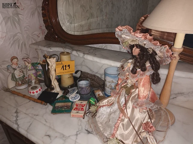 Lot 129 - decoratie. 20 stuks - afbeelding 1 van  4