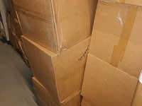 Lot 129 - houten kleerhangers - afbeelding 5 van  5
