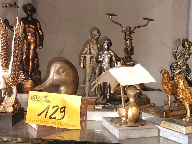 Lot 129 - metalen decoratie. 13 stuks - afbeelding 1 van  6