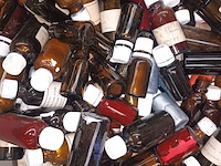 Lot 129 - producten en verf - afbeelding 3 van  3