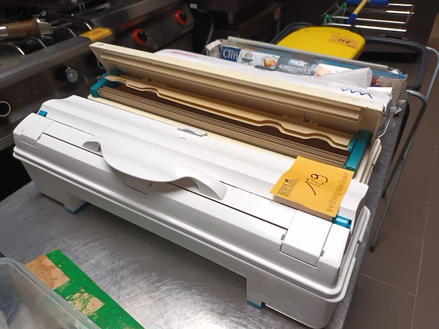 Lot 129 - wrapmasters en rollen folie - afbeelding 2 van  4
