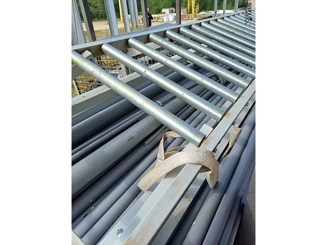Lot 13 - aluminium roltafel - afbeelding 2 van  4